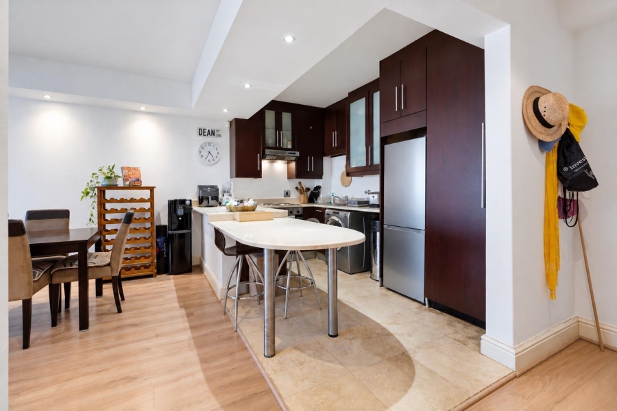 2 Bedroom Property for Sale in Sea Point Western Cape